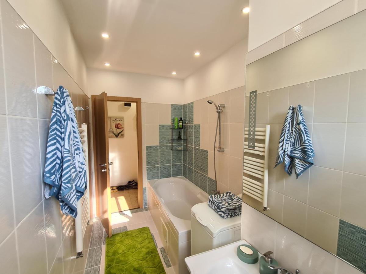 Best Apartment Hunedoara Eksteriør bilde